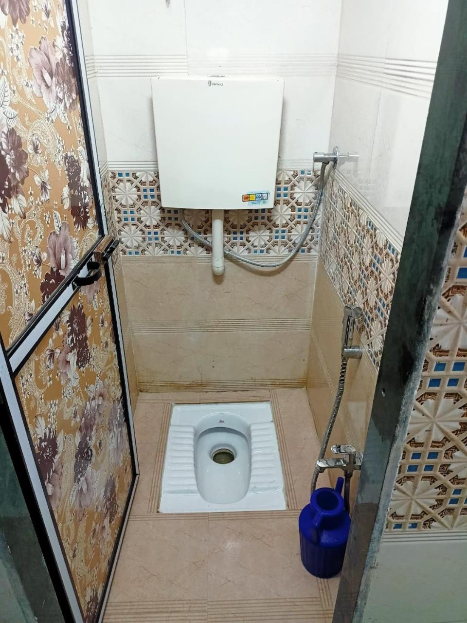 Golden View Dormitory Hotel Bombaim Exterior foto